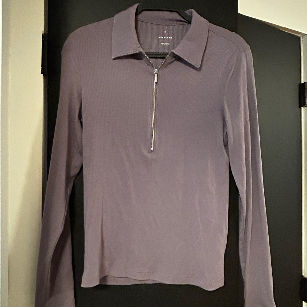 Women’s Everlane zip up shirt